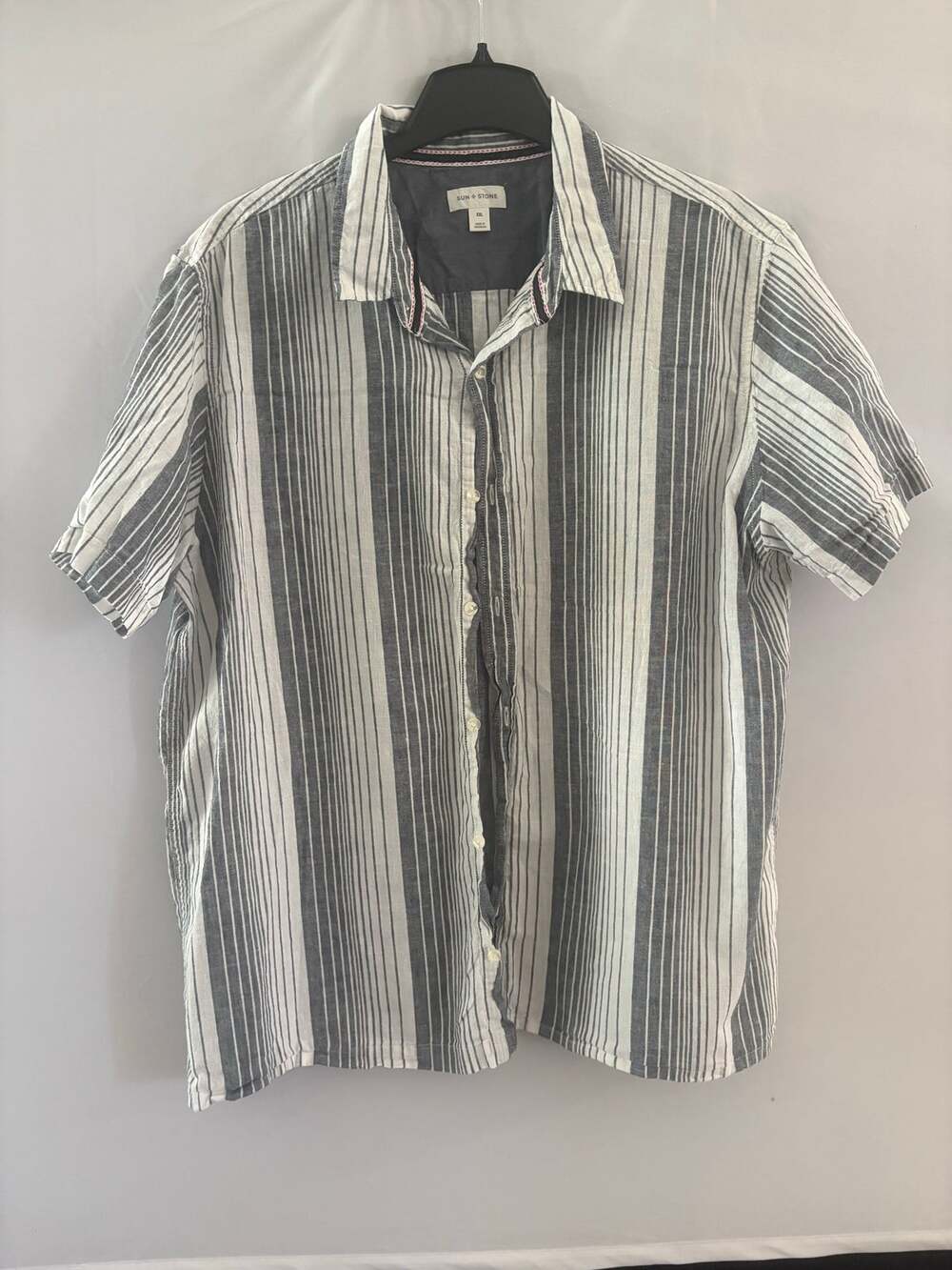 Sun + Stone Men's XXL Short Sleeve Button Up Shirt Gray White Stripe Linen Look